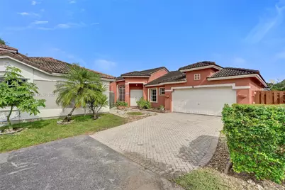 8007 SW 157th Pl, Miami, FL 33193 - Photo 1