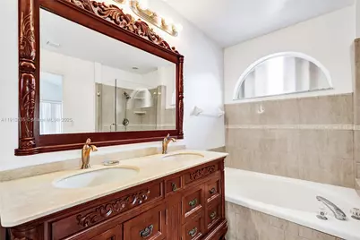 8007 SW 157th Pl, Miami, FL 33193 - Photo 18