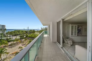 100 Bayview Dr, Sunny Isles Beach, FL 33160 - Photo 4