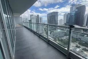 92 SW 3rd St, Miami, FL 33130 - Photo 2