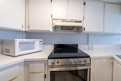 2600 Collins Ave #308, Miami Beach, FL 33140 - Photo 20