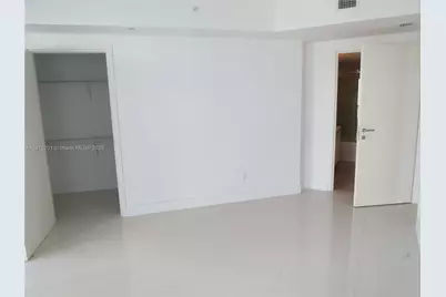 1300 Brickell Bay Dr #1110, Miami, FL 33131 - Photo 6