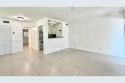 42 SW 14th St #103, Dania Beach, FL 33004 - Photo 6