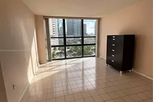 600 NE 36th St, Miami, FL 33137 - Photo 8