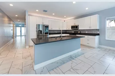 4920 NE 1st Ter, Oakland Park, FL 33334 - Photo 14