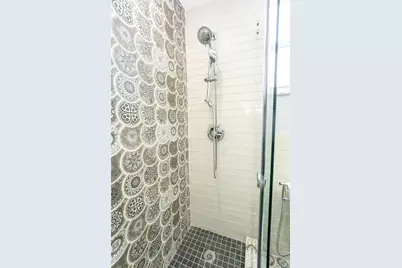 1070 W 43rd Pl #38, Hialeah, FL 33012 - Photo 6