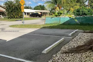 200 NE 45th St, Oakland Park, FL 33334 - Photo 2