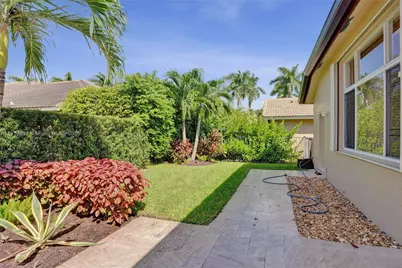 2553 Jardin Mnr, Weston, FL 33327 - Photo 44