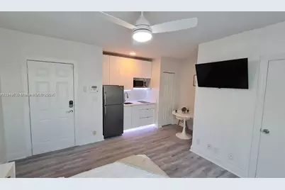 7325 Carlyle Ave #12A, Miami Beach, FL 33141 - Photo 1
