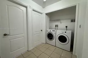 8886 W Flagler St, Miami, FL 33174 - Photo 12