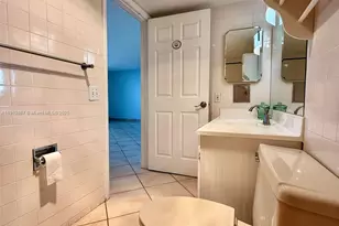 555 NE 30th St, Miami, FL 33137 - Photo 32