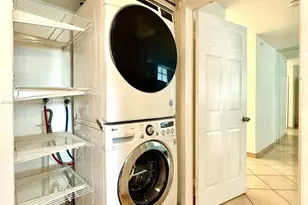 555 NE 30th St, Miami, FL 33137 - Photo 34