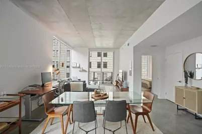 151 SE 1st St #502, Miami, FL 33131 - Photo 2