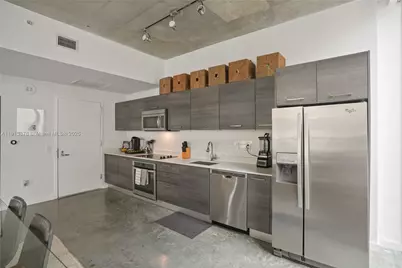 151 SE 1st St #502, Miami, FL 33131 - Photo 4