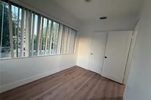 2343 NW 14th St, Miami, FL 33125 - Photo 12