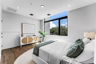 529 NE 61st St, Miami, FL 33137 - Photo 8