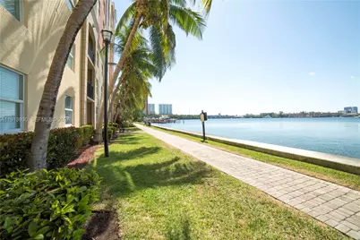 17100 N Bay Rd #1107, Sunny Isles Beach, FL 33160 - Photo 2
