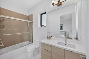 5999 E Brookfield Cir E, Hollywood, FL 33312 - Photo 32