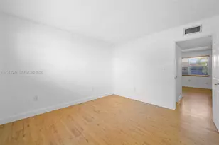 415 NE 2nd St, Hallandale Beach, FL 33009 - Photo 12