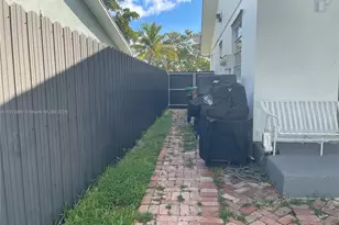 20520 SW 92nd Pl, Cutler Bay, FL 33189 - Photo 18