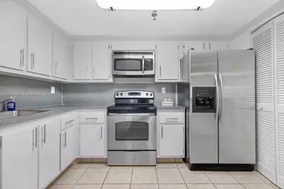 2625 Collins Ave #702, Miami Beach, FL 33140 - Photo 8