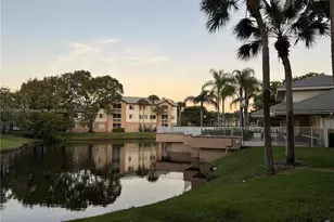 9977 Westview Dr, Coral Springs, FL 33076 - Photo 16