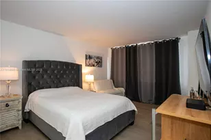 137 Golden Isles Dr, Hallandale Beach, FL 33009 - Photo 16