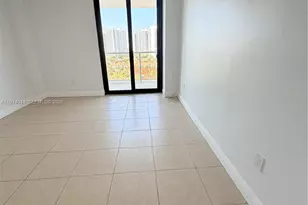 3701 N Country Club Dr, Aventura, FL 33180 - Photo 12