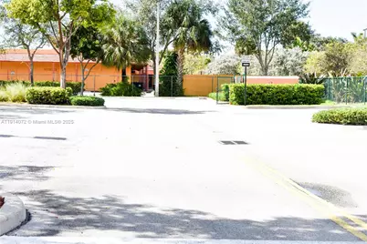 7800 NW 39th St, Sunrise, FL 33351 - Photo 4
