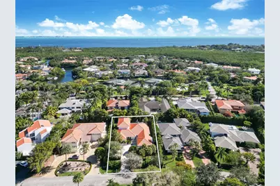 7155 E Lago Dr, Coral Gables, FL 33143 - Photo 12