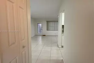 13250 SW 4th Ct, Pembroke Pines, FL 33027 - Photo 12