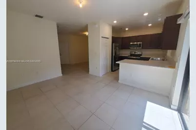 110 SE 33rd Ter, Homestead, FL 33033 - Photo 4