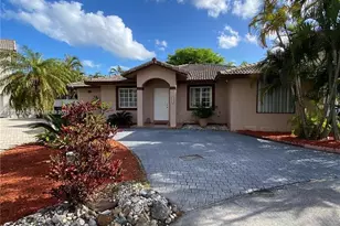 8330 SW 96th Pl, Miami, FL 33173 - Photo 2
