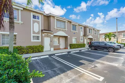 7271 NW 174th Ter #202, Hialeah, FL 33015 - Photo 2