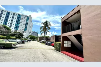 10740 SW 3rd St #204, Sweetwater, FL 33174 - Photo 4