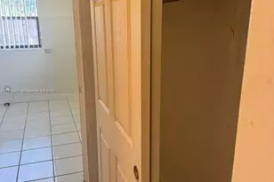 2345 NW 28th St, Oakland Park, FL 33311 - Photo 18