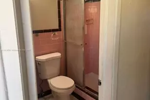 2345 NW 28th St, Oakland Park, FL 33311 - Photo 16