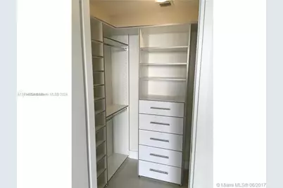 1300 Brickell Bay Dr #1807, Miami, FL 33131 - Photo 10