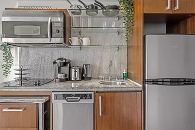 1060 Ocean Dr #D302, Miami Beach, FL 33139 - Photo 8