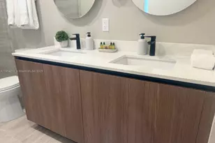 580 72nd St, Miami Beach, FL 33141 - Photo 8