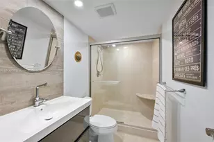 1000 Parkview Dr, Hallandale Beach, FL 33009 - Photo 24