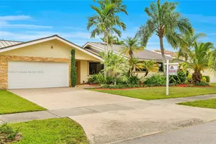 8035 SW 89th Ct, Miami, FL 33173 - Photo 2