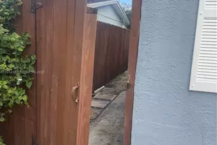 428 NW 16th Ave, Fort Lauderdale, FL 33311 - Photo 2