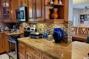 7764 W 14th Ct, Hialeah, FL 33014 - Photo 8