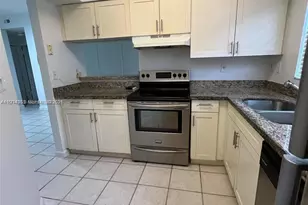 2301 NW 96th Terrace, Pembroke Pines, FL 33024 - Photo 6