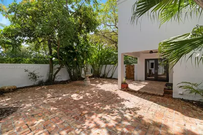 20215 W Oak Haven Cir, Miami, FL 33179 - Photo 70