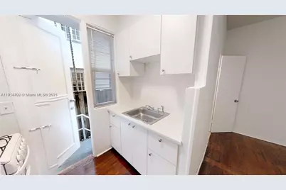 639 12th St #3, Miami Beach, FL 33139 - Photo 6