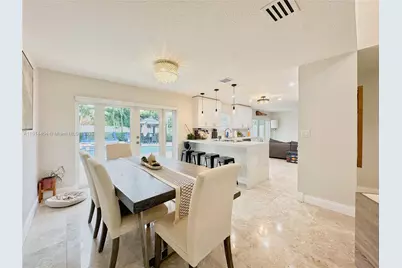 10620 SW 67th St, Miami, FL 33173 - Photo 10