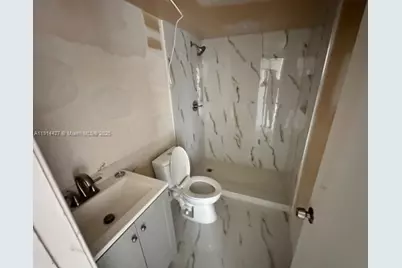 302 Farnham M #302, Deerfield Beach, FL 33442 - Photo 8