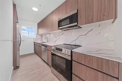 32 NW 14th Ave #103, Miami, FL 33125 - Photo 4